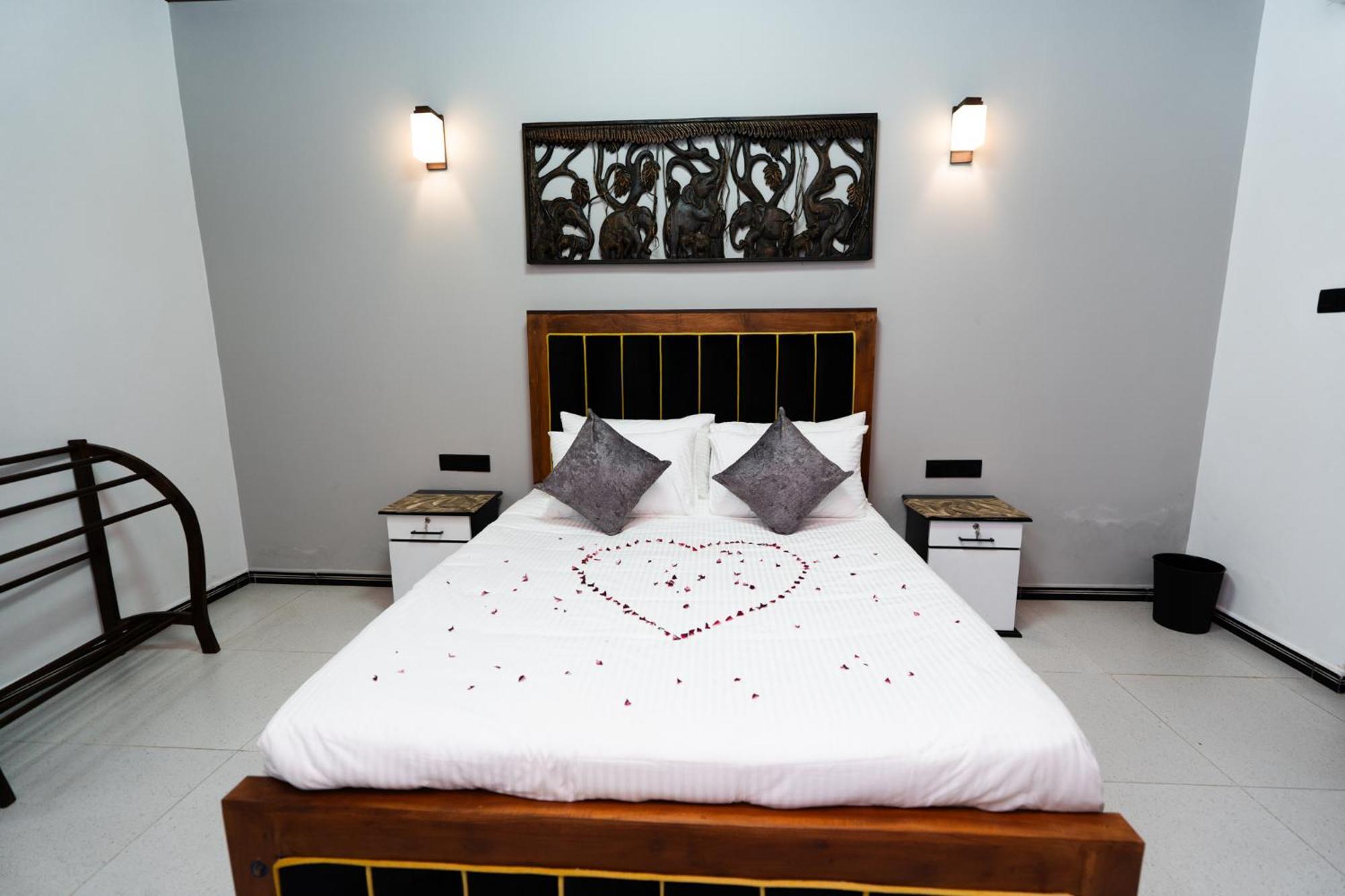 Golden Stars Hotel דמבולה מראה חיצוני תמונה