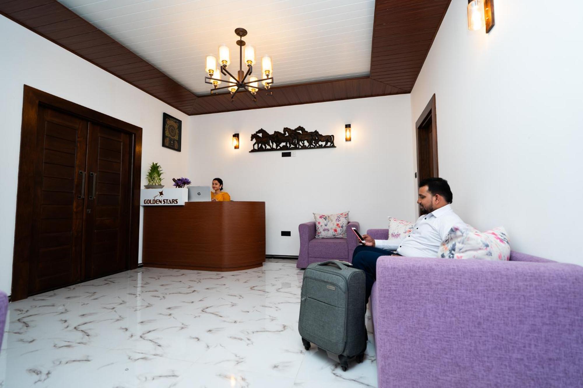 Golden Stars Hotel דמבולה מראה חיצוני תמונה
