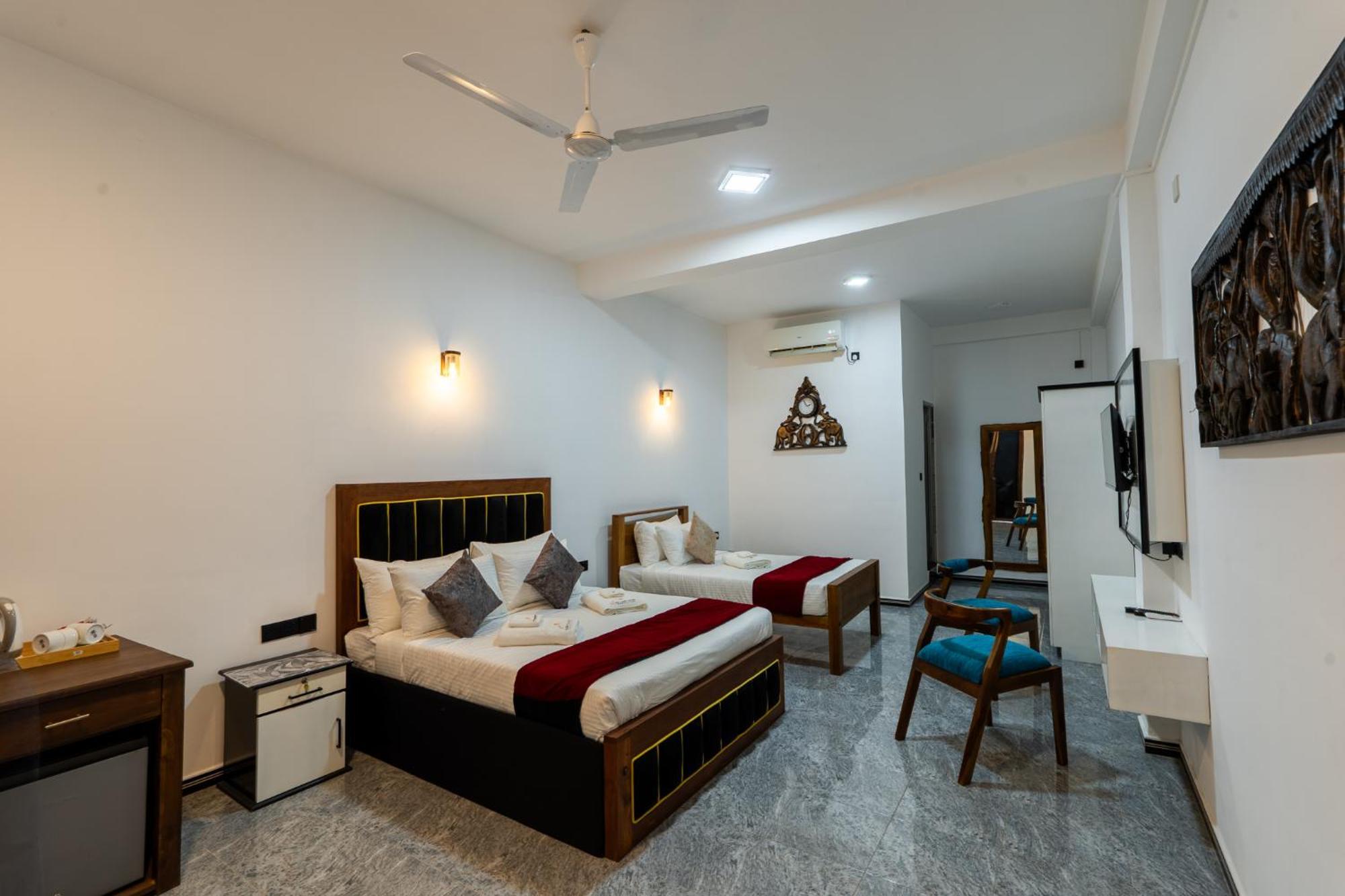 Golden Stars Hotel דמבולה מראה חיצוני תמונה