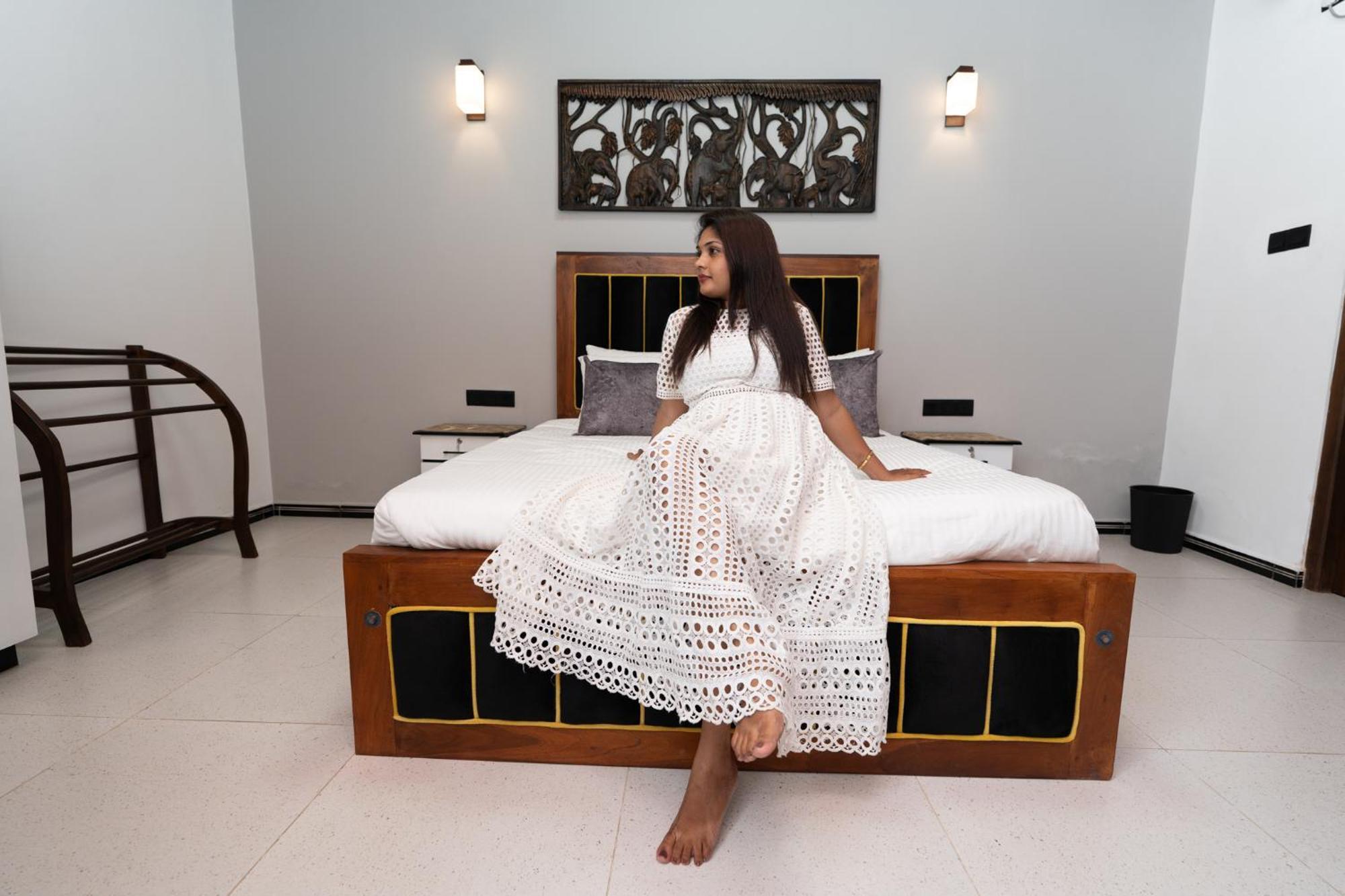 Golden Stars Hotel דמבולה מראה חיצוני תמונה