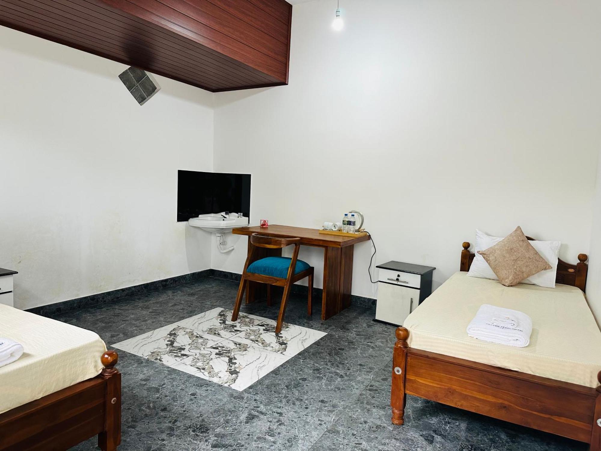 Golden Stars Hotel דמבולה מראה חיצוני תמונה