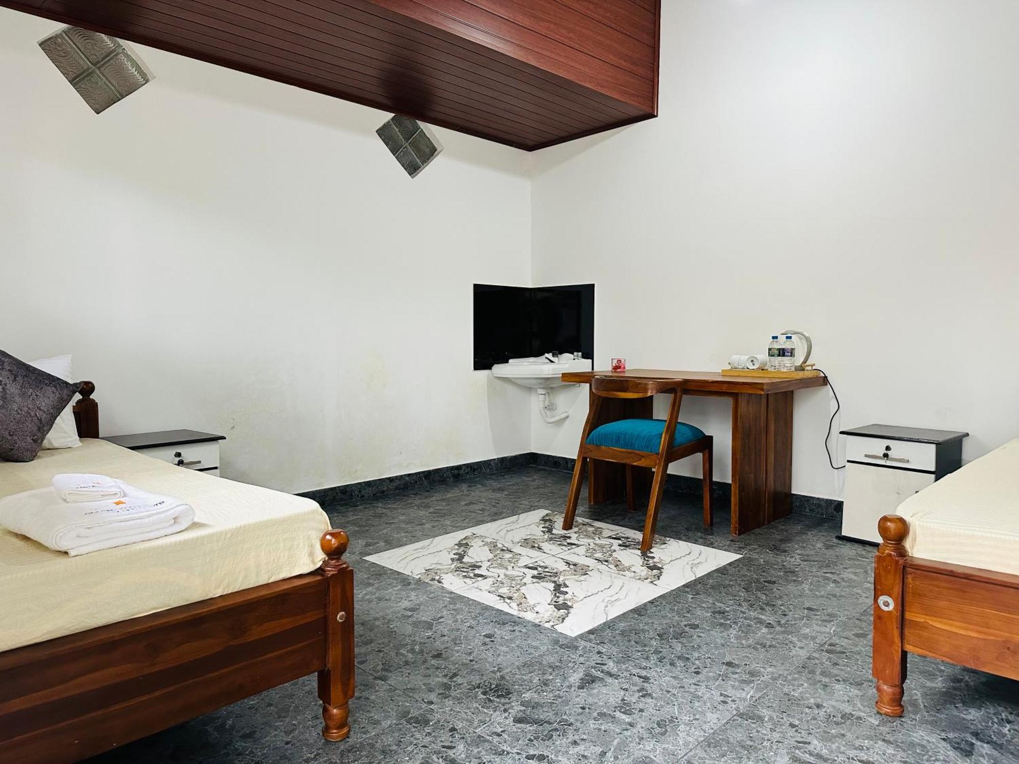 Golden Stars Hotel דמבולה מראה חיצוני תמונה